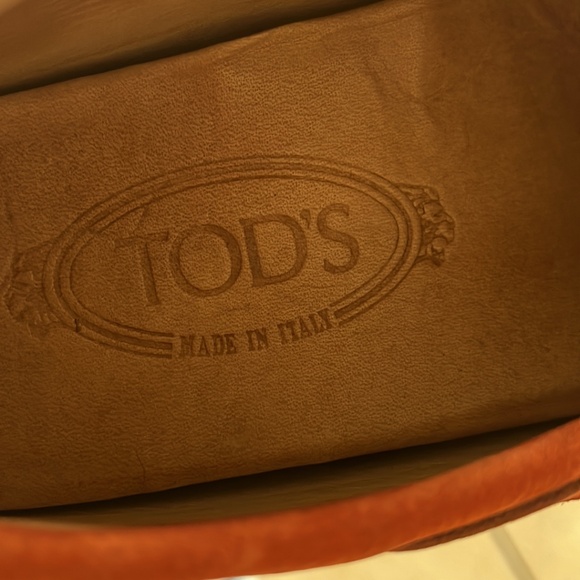 TODS Mens Gommino Loafers Collection - Picture 2 of 7